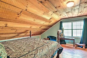 Charming Cottage w/ Deck in Blue Ridge!