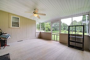 Home in Temple w/ Screened Porch + Gas Fireplace!