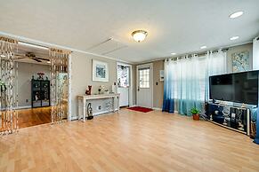 Home in Temple w/ Screened Porch + Gas Fireplace!