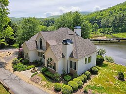 Chic Sky Valley Resort Home on Golf Course!