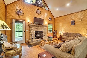 Spacious Hiawassee Cabin w/ Porch & Mtn View!