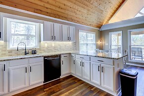 Sparta Home w/ On-site Lake Access!