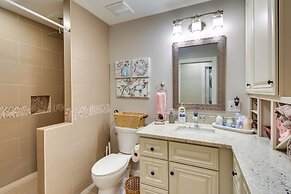 Charming Duplex: 12 Mi to UGA & Sanford Stadium!