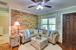 Charming Duplex: 12 Mi to UGA & Sanford Stadium!