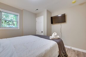 Atlanta Apartment w/ Grill: 7 Mi to Downtown!