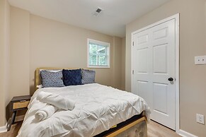 Atlanta Apartment w/ Grill: 7 Mi to Downtown!