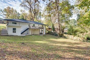 Atlanta Apartment w/ Grill: 7 Mi to Downtown!