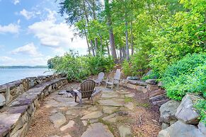 Waterfront Escape on Blue Ridge Lake w/ Dock!