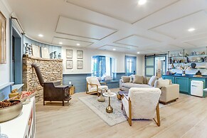 Waterfront Escape on Blue Ridge Lake w/ Dock!