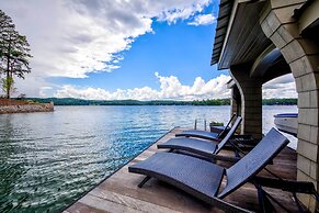 Waterfront Escape on Blue Ridge Lake w/ Dock!