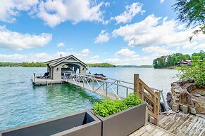 Waterfront Escape on Blue Ridge Lake w/ Dock!