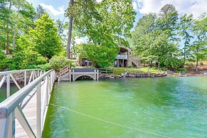 Waterfront Escape on Blue Ridge Lake w/ Dock!