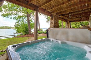 Waterfront Escape on Blue Ridge Lake w/ Dock!
