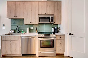 Modern Atlanta Townhome Rental ~ 2 Mi to Downtown!