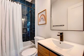 Modern Atlanta Townhome Rental ~ 2 Mi to Downtown!