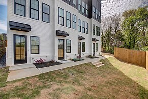 Modern Atlanta Townhome Rental ~ 2 Mi to Downtown!