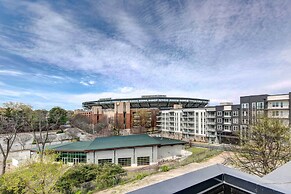 Modern Atlanta Townhome Rental ~ 2 Mi to Downtown!