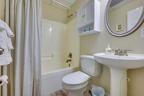 Waterfront Eatonton Escape w/ Private Hot Tub!