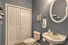 Waterfront Eatonton Escape w/ Private Hot Tub!