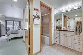 Condo Near Golf Club ~ 2 Mi to Vail Ski Resort!