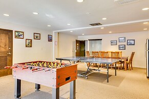 Condo Near Golf Club ~ 2 Mi to Vail Ski Resort!