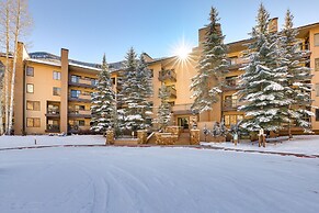Condo Near Golf Club ~ 2 Mi to Vail Ski Resort!