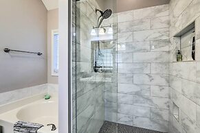 Fayetteville Retreat w/ Hot Tub & Fenced Yard