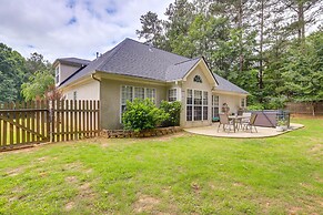 Fayetteville Retreat w/ Hot Tub & Fenced Yard