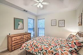 Fayetteville Retreat w/ Hot Tub & Fenced Yard