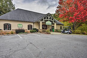 Kingwood Resort Condo w/ Golf Course Views!