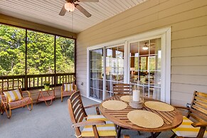 Kingwood Resort Condo w/ Golf Course Views!