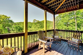 Kingwood Resort Condo w/ Golf Course Views!