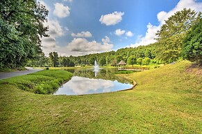 Kingwood Resort Condo w/ Golf Course Views!