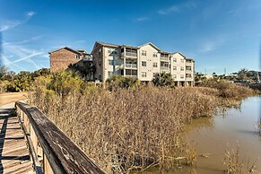 3rd-floor Riverfront Condo: Walk to Downtown Eats!