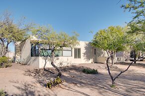 Luxe Tucson Vacation Rental w/ Community Pool