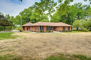 Memphis Vacation Rental Getaway w/ Large Deck