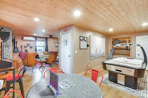 Lakemont Mountain Cabin w/ Game Room & Hot Tub!