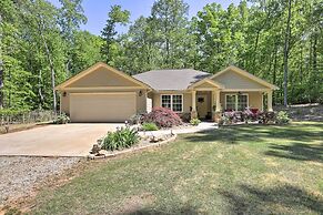 Idyllic Eatonton House w/ Patio + Lake Access!!
