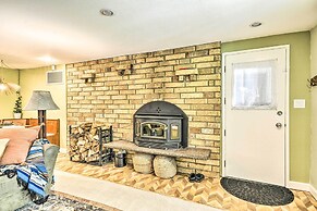 The Owls Nest w/ Hot Tub & Forest Views!