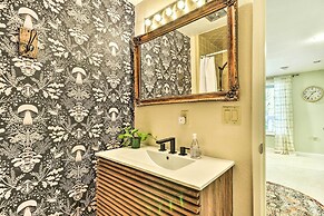 The Owls Nest w/ Hot Tub & Forest Views!