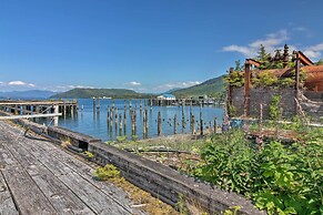 Waterfront Apt w/ Mtn View, Walk Into Town!