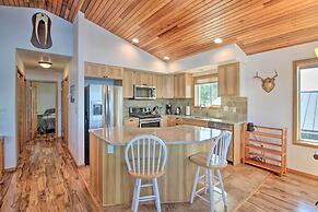 Waterfront Apt w/ Mtn View, Walk Into Town!