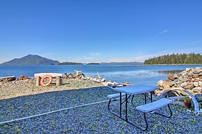 Waterfront Apt w/ Mtn View, Walk Into Town!