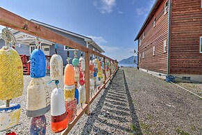 Waterfront Apt w/ Mtn View, Walk Into Town!