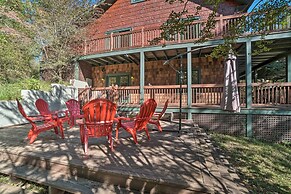 Riverfront Tallulah Falls Cabin w/ Hot Tub!