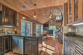 Riverfront Tallulah Falls Cabin w/ Hot Tub!