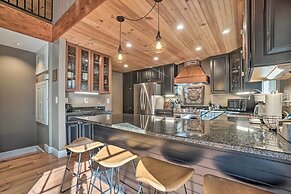 Riverfront Tallulah Falls Cabin w/ Hot Tub!