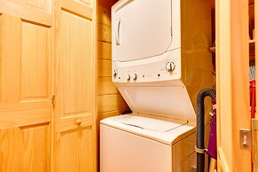 Dog-friendly Getaway With King Suites & Hot Tub!