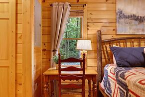 Dog-friendly Getaway With King Suites & Hot Tub!