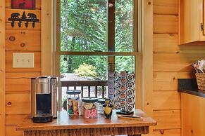 Dog-friendly Getaway With King Suites & Hot Tub!